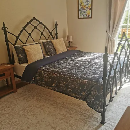 Le Petit Verger Bed & Breakfast Grumesnil