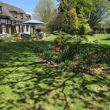 Le Petit Verger Bed & Breakfast 3*